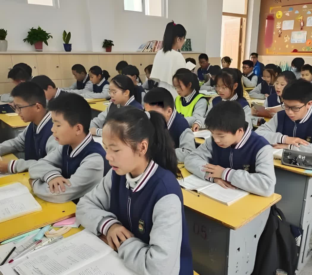 校园全面开放中心讲堂每一间教室都是实在产生的“学习场”